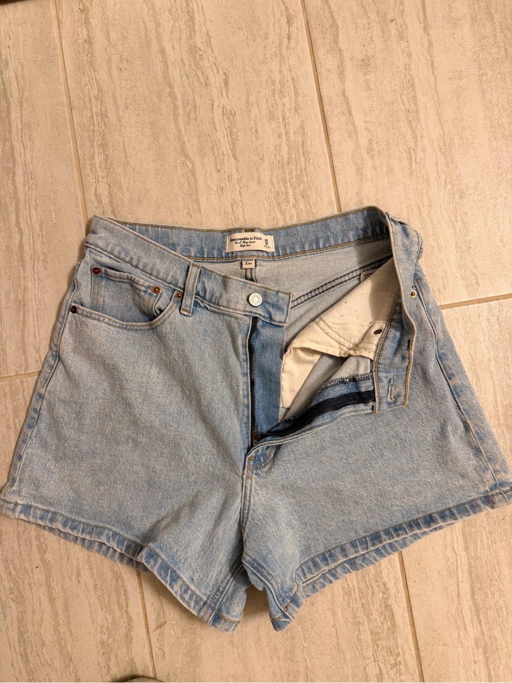 Abercrombie Curve Love 4” Mom Short